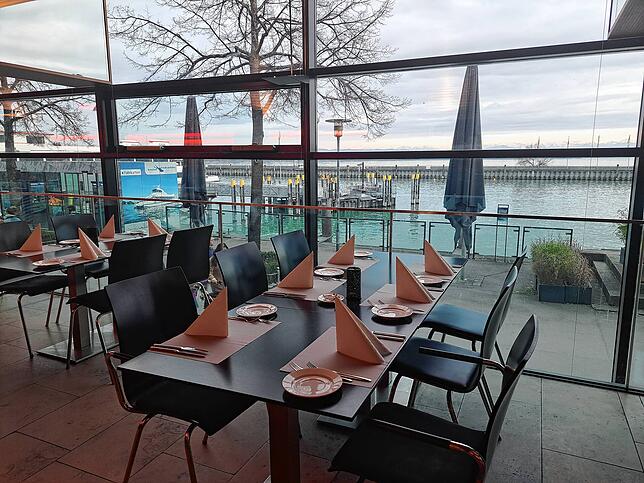 Cocktails schlürfen mit Ausblick: Im Restaurant &bdquo;Felders&ldquo; ist das möglich.