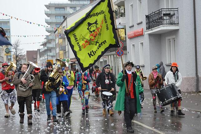 Bild 12: Bilder vom Narrensprung beim Ringtreffen des Alemannischen Narrenrings (Teil 2)