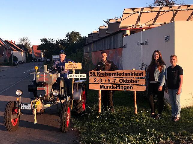 Alle freuen sich auf das anstehende Kreiserntedankfest: von links Theo Bank, Marvin Welte, Anna Schulz und Manuela Rösch.