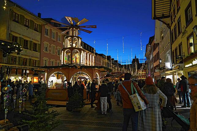 Bild 18: Endlich wieder Budenzauber! So schön ist der Weihnachtsmarkt in Waldshut