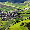 Riedböhringen aus der Vogelperspektive: Das Dorf zählt knapp 1000 Einwohner, 22 davon sind mit dem Coronavirus infiziert &ndash; ein ...