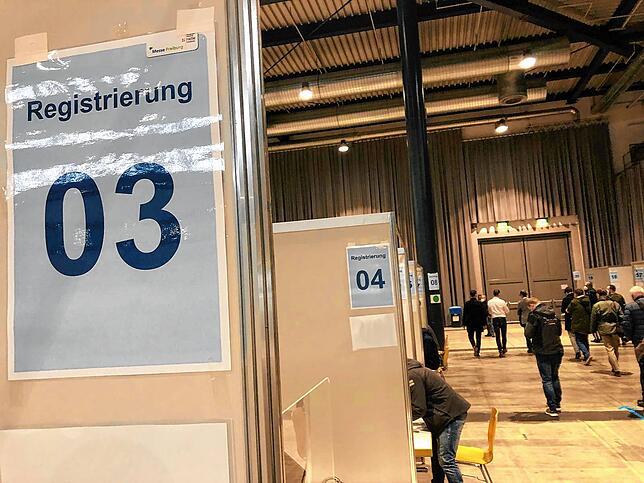 Vor dem Pieks muss sich jeder Impfling registrieren lassen.