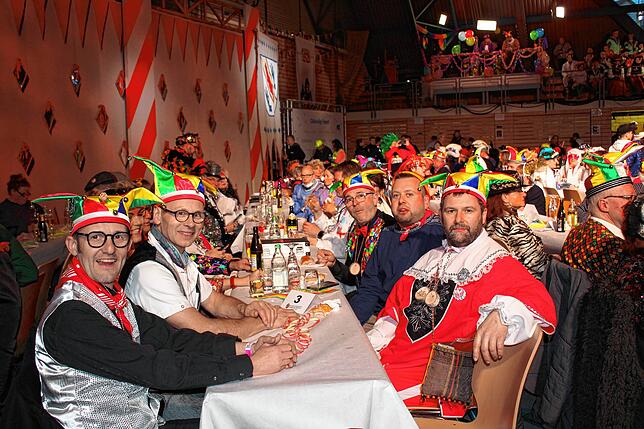 Bild 37: Publikumsbilder von der Narrengerichts-Verhandlung
