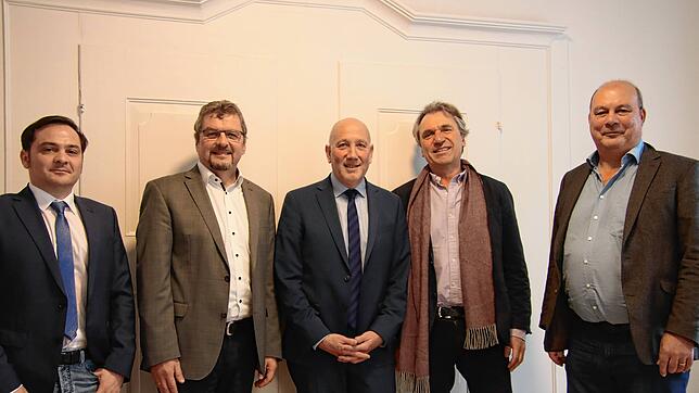 Das Leitungsteam der neuen katholischen Gesamtkirchengemeinde Bodensee-Hegau steht (von links): Benjamin Sorg (stellvertretender ...