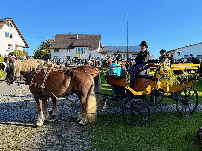 Bild 10: Zweihundert Reiter beim Limpacher Georgiritt