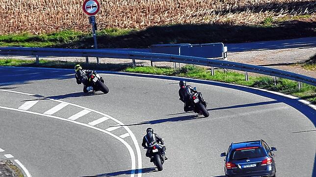 Der Randenaufstieg der B314 ist bei Motorradfahrern wegen der kurvenreichen Bergstrecke sehr beliebt. In den vergangenen Jahren haben ...