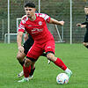 Paul Strauß (vorne) vom FC Rot-Weiß Salem, hier in der Partie gegen den FC Pfaffenweiler, hat es in unsere Top-Auswahl geschafft.