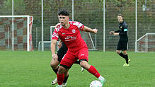 Der Salemer Paul Strauß, hier im Spiel gegen den FC Pfaffenweiler, hat es mit einem starken Tor in unsere Auswahl geschafft.