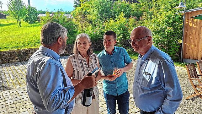Bild 15: Glückliche und satte Gäste: Die erste Küchenparty im Schenkenberger Hof war ein kulinarischer Erfolg