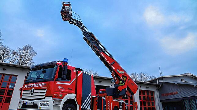 Seit Anfang März hat die Feuerwehr St. Georgen eine neues Fahrzeug mit Drehleiter.