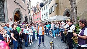 Musiker sorgen für die Unterhaltung der Besucher des Gassenfreitags, wie hier am 2. Mai in der Brückengasse. Die Lärmschutzinitiative ...