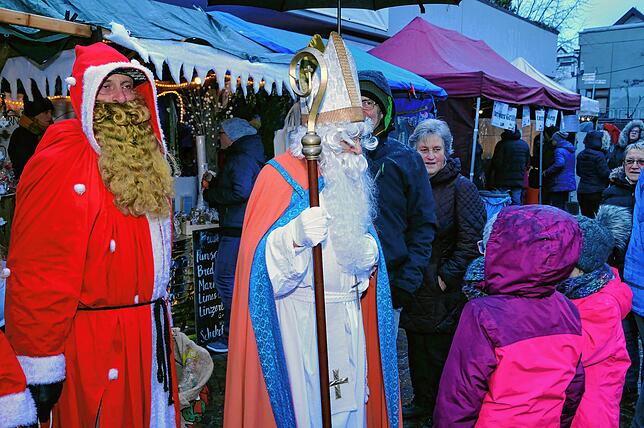 Dem Nikolaus etwas vorsingen oder einen Spruch aufsagen, können viele der Kleinen.