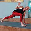 Yogalehrerin Ilona Oßwald aus Volkertshausen.