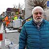 Engagement für ein selbstbestimmtes Leben: Der stellvertretende Behindertenbeauftragte Heinz Küster an der Haltestelle vor dem ...