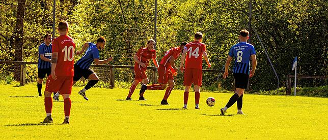 Bild 1: SG FC Wehr/Brennet und FC Wallbach der trennen sich im Derby ohne Tore &ndash; aber wir haben Bilder!