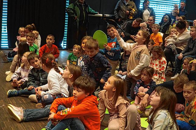 Bild 18: Osterfreude pur: So bunt war die Ostereiersuche im Jugend- und Kulturzentrum Klosterhof