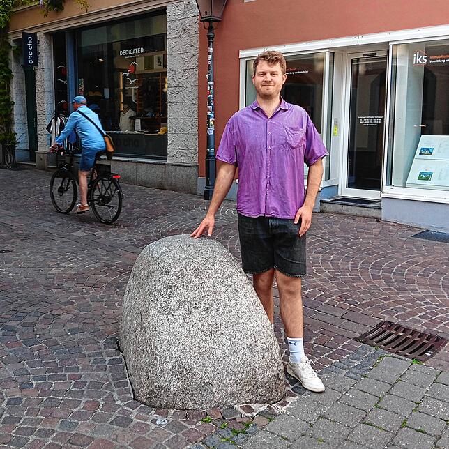Dieser Fakt begeistert auch den Stadtführer: Kai Diedrich steht dort in der Zollernstraße, wo bis ins 12. Jahrhundert die Uferlinie ...