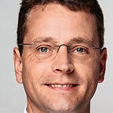 Niels Nauhauser ist Finanzexperte der Verbraucherzentrale Baden-Württemberg und überblickt viele Angebote zur Baufinanzierung