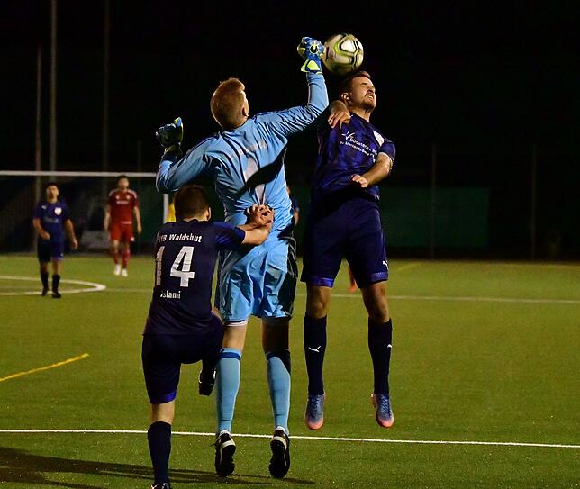 Bild 27: VfB Waldshut besiegt den FC Schönau mit 3:1 &ndash; und wir haben die Bilder!