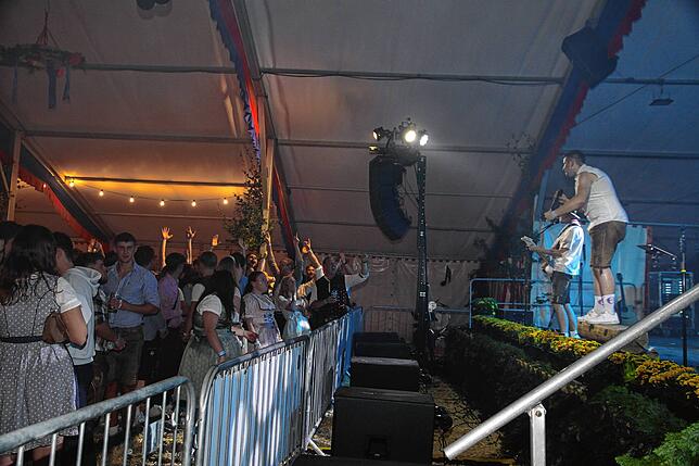 Bild 14: Die besten Bilder von der Partynacht beim Herbstfest in Honstetten