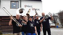 Elmar Notheis, Andreas Kretz, Verena Stötzle, Martin Stehle und Patrick Hummel (von links) freuen sich über 40 Jahre Wikinger Neufrach.