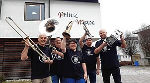 Elmar Notheis, Andreas Kretz, Verena Stötzle, Martin Stehle und Patrick Hummel (von links) freuen sich über 40 Jahre Wikinger Neufrach.