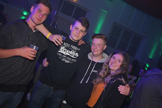 Bild 8: Bilder der großen Feuerwehr Meets Malle-Party in Furtwangen (Teil1)