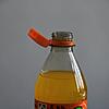 An dieser Flasche geht der Deckel nicht mehr vollständig ab &ndash; das hat zwar durchaus einen sinnvollen Hintergrund, kann aber nerven.