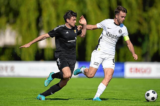 Bild 35: SV 08 Laufenburg unterliegt Tabellenführer FC Teningen mit 0:1 – und wir haben Fotos!