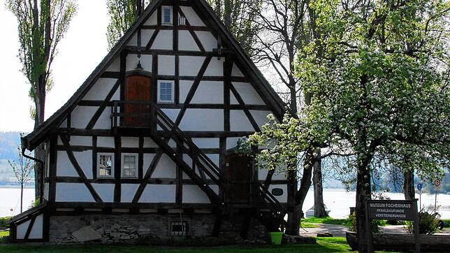 Die Südfassade am Fischhaus in Wangen wird saniert. Der Gemeinderat erteilte auch sein Einvernehmen für drei weitere kleinere ...