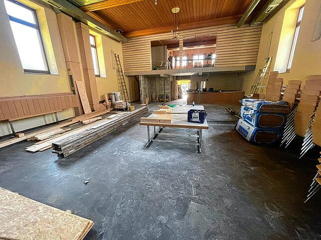 Herzensangelegenheit: Die grobbaulichen Veränderungen in der Vereinshalle sind nahezu abgeschlossen. Nun geht es mit vollem Elan an die ...