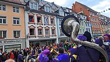 Bild : Mit Umzügen und Karaoke: Das war der Fasnetsmentig in Villingen