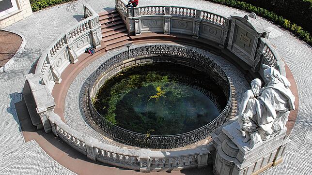 Die Donauquelle in Donaueschingen. Die Bezeichnung &bdquo;Donauquellstadt&ldquo; soll auch auf Ortsschildern möglich sein.