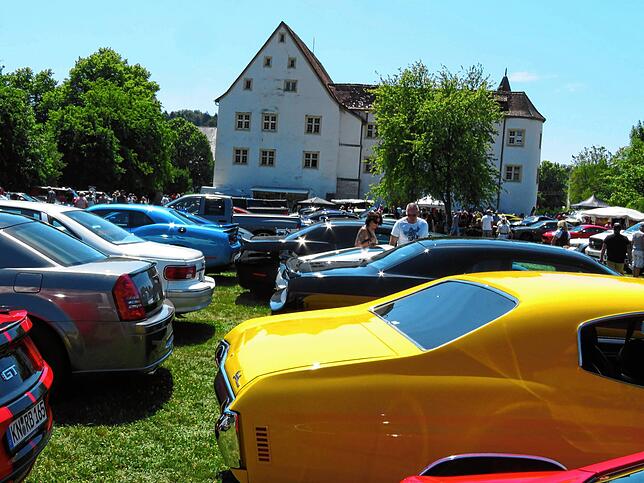 Bild 16: Chrom, Glitzer und dröhnende Motoren beim zwölften American-Cars- Treffen