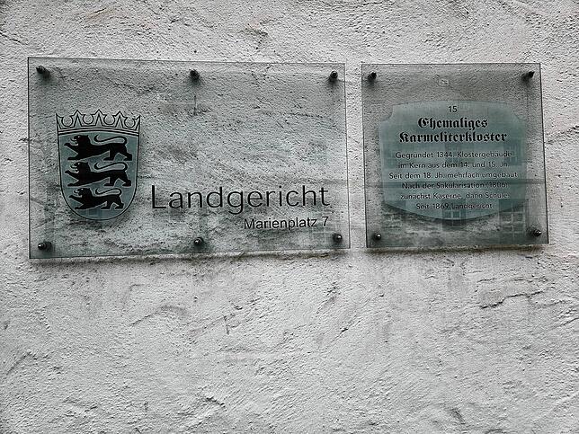 Ursprünglich waren zwei Termine zur Verhandlung angesetzt. Nach den Aussagen von acht Zeugen und einem Sachverständigen, entscheidet das ...
