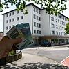 Bietet die Stadt Singen genügend bezahlbaren Wohnraum? Die Meinungen gehen auseinander. Im Hintergrund das städtische Gebäude in der ...
