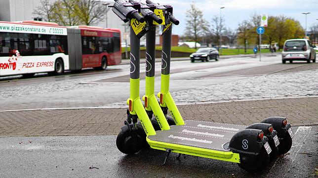 In Konstanz gibt es sie schon länger: Ab dem Freitag, 12. April, wird es auch in Singen die ersten 100 E-Scooter geben.