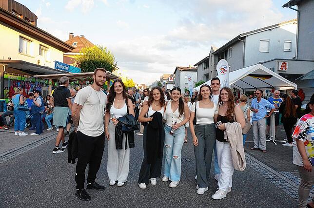 Bild 4: In acht Stunden um die Welt beim Event „Nacht der Kulturen“ in Lauchringen