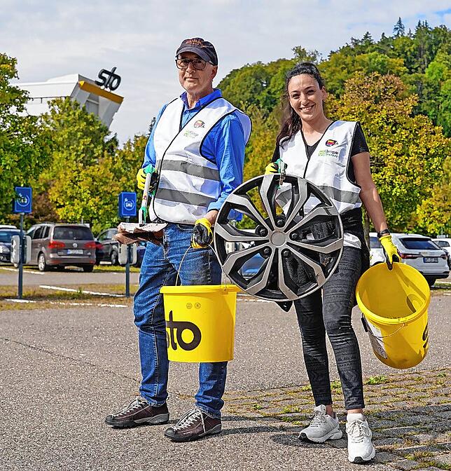 Sogar eine Felge haben die Sammler gefunden.