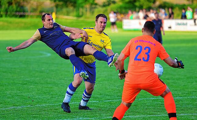 Bild 7: Bildergalerie vom Ü35-Bezirkspokalfinale zwischen der SG Dettingen-Dingelsdorf und dem SV Allensbach