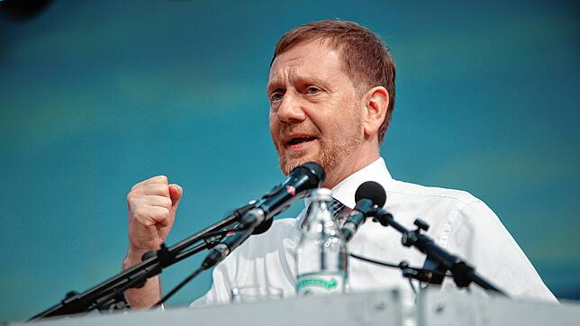 Kannte Tengen noch nicht, kommt aber gerne wieder: Der Ministerpräsident von Sachsen, Michael Kretschmer (CDU), bei seiner Rede bei der ...