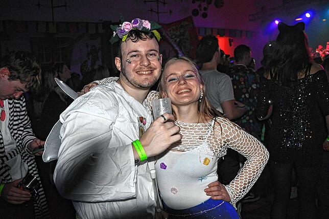 Bild 10: Markdorfs Lumpenball: Faszinierende Bilder von der Narrenzunft in der Stadthalle