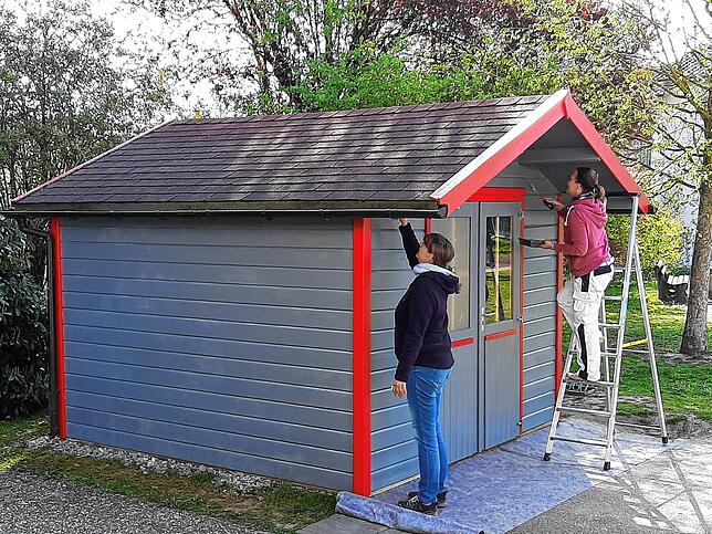 In Rheinheim griffen die Erzieherinnen selbst zu Pinsel und Farbe. Das Gerätehaus erstrahlt nun in neuem Glanz und wartet darauf, ...
