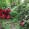 Da der Bereich um die Marienschlucht schwer zugänglich ist, musste die Höhenrettung die weitere Erkundung durchführen.