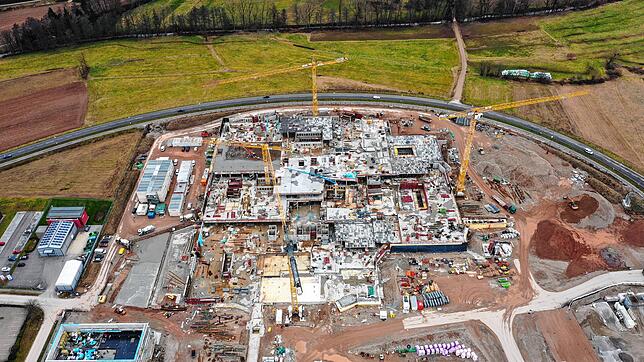 Bild 5: Der Bau des Zentralkrankenhauses Lörrach liegt weiterhin im Zeitplan