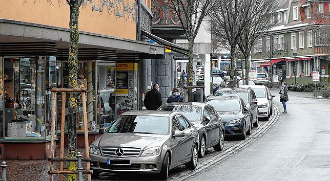 Die Kundschaft in Donaueschingen ist am Samstag auch trotz des drohenden Lockdowns ab dem kommenden Montag nicht von ihren ...