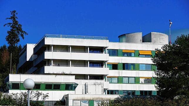 Vom Kreiskrankenhaus Rheinfelden, hier auf dem Archivbild zu sehen, werden die positiv getesteten Patienten nach Lörrach verlegt.