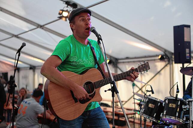 Bild 8: Gute Stimmung und Musik im Konstanzer Hafen – das ist bei der Bodenseewoche los