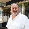 Apotheker Johannes Danassis vor seinem Geschäft in der Singener Innenstadt. Aktuell können Kunden in der Central-Apotheke keine ...