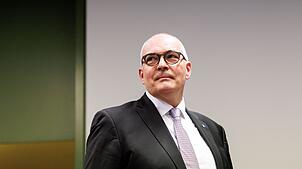 Muss erneut vor Gericht: der Ex-CDU-Bundestagsabgeordnete Axel Fischer. (Archivbild)